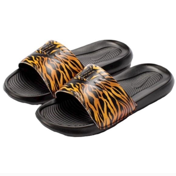 NWT Women's Nike Victori One Print Slides - Picture 6 of 16
